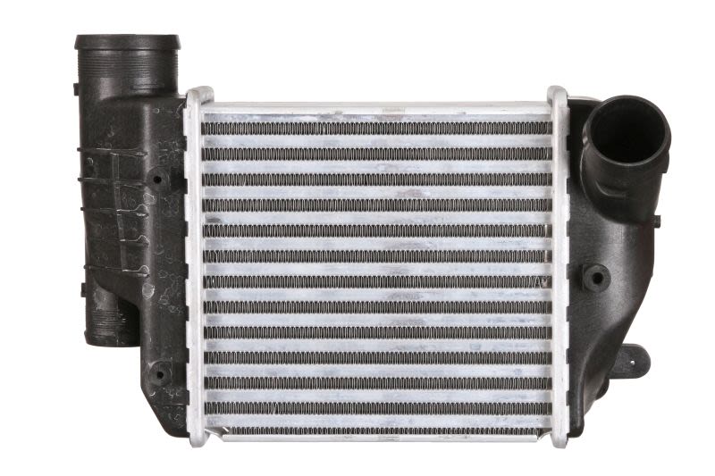 Chłodnica powietrza intercooler NISSENS 96417