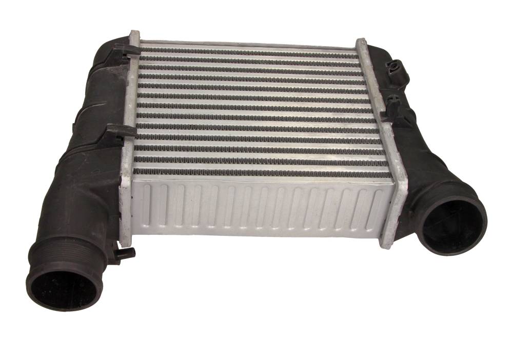 Chłodnica powietrza intercooler MAXGEAR AC696200