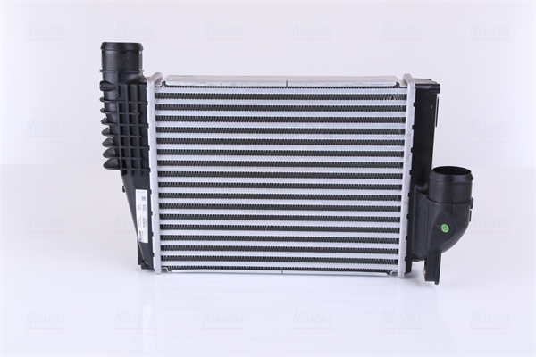 Chłodnica powietrza intercooler NISSENS 961523