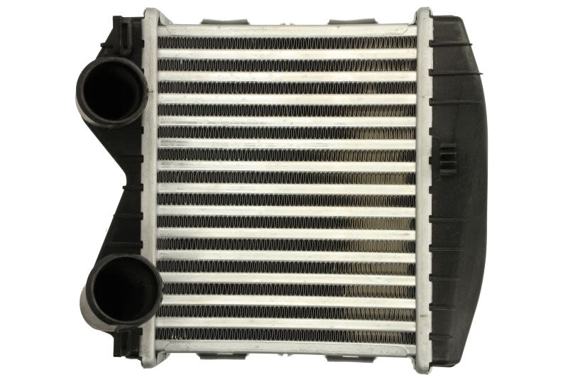 Chłodnica powietrza intercooler NISSENS 96893