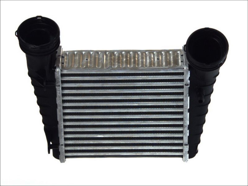 Chłodnica powietrza intercooler NISSENS 96680