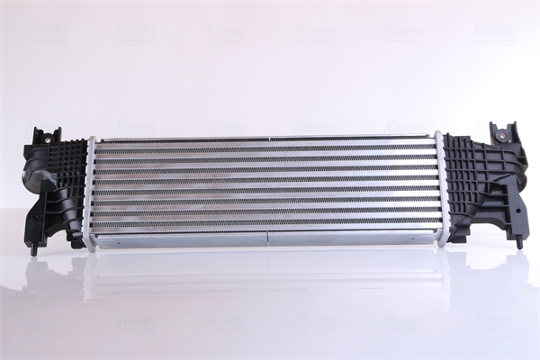 Chłodnica powietrza intercooler NISSENS 961556