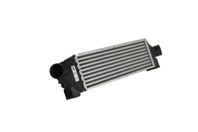 Chłodnica powietrza intercooler NISSENS 96642