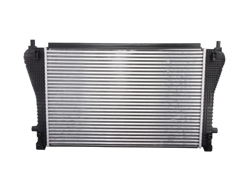 Chłodnica powietrza intercooler NISSENS 96494