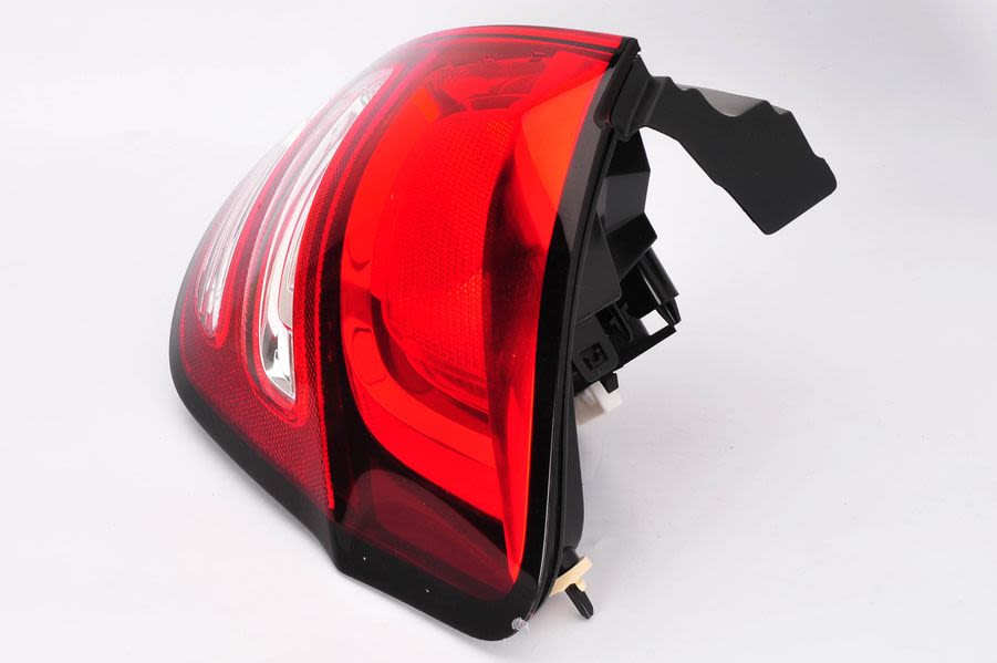 Lampa tylna zespolona VALEO 043947