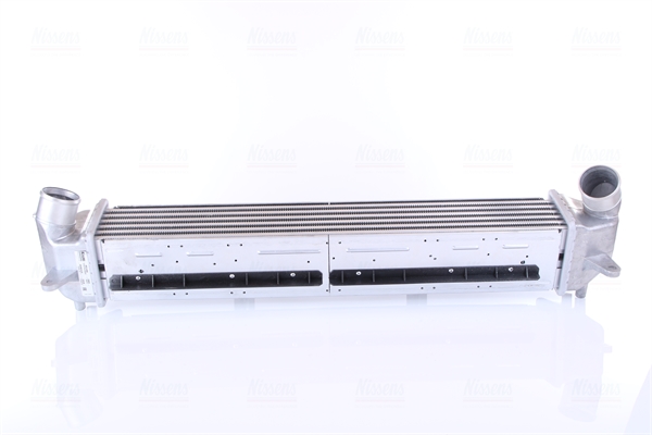 Chłodnica powietrza intercooler NISSENS 961490