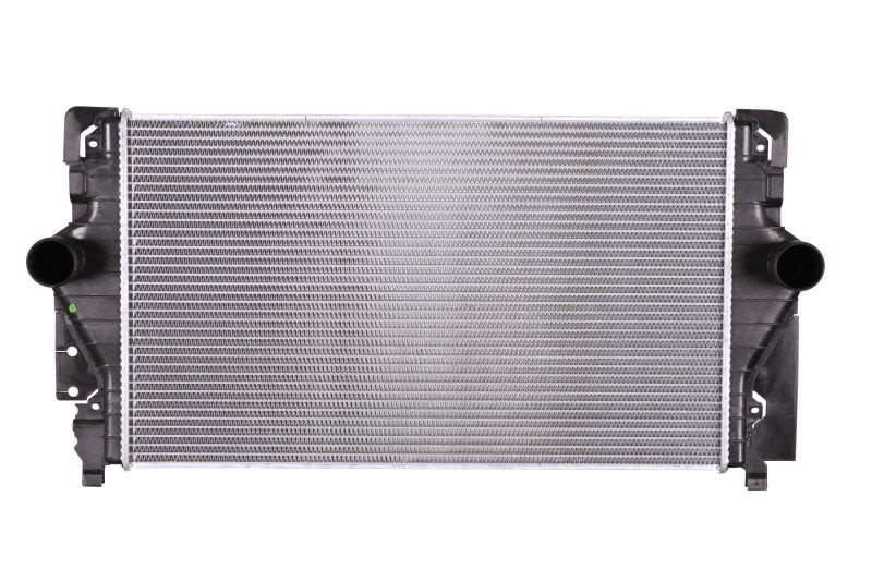 Chłodnica powietrza intercooler NISSENS 96755