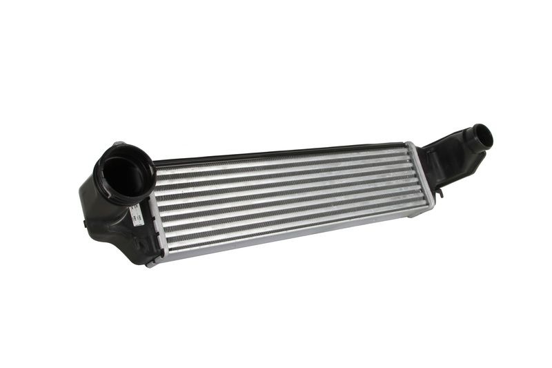 Chłodnica powietrza intercooler NISSENS 96654