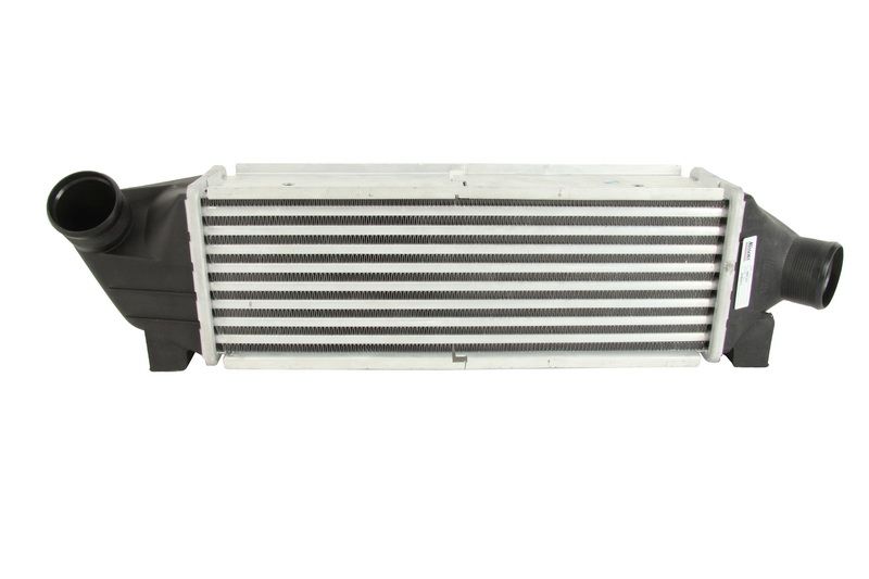 Chłodnica powietrza intercooler NISSENS 96733