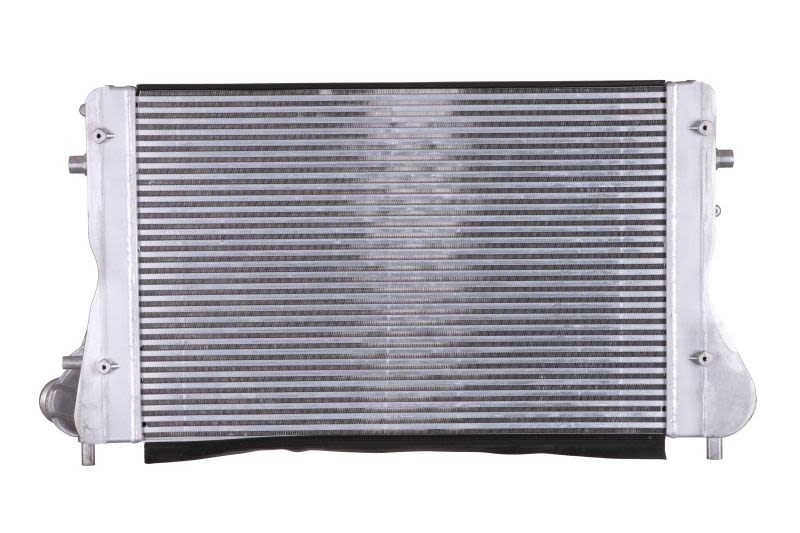 Chłodnica powietrza intercooler NISSENS 96420