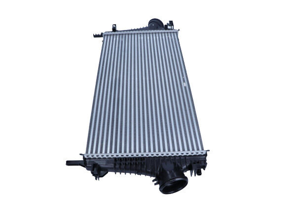 Chłodnica powietrza intercooler MAXGEAR AC653811