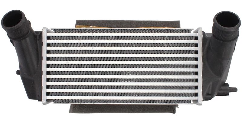 Chłodnica powietrza intercooler NISSENS 96498