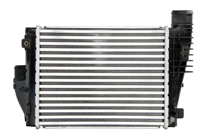 Chłodnica powietrza intercooler NRF 309077