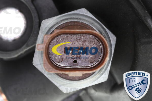 Chłodnica oleju silnikowego VEMO V15-60-0018
