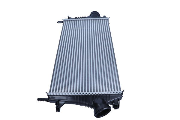 Chłodnica powietrza intercooler MAXGEAR AC653811