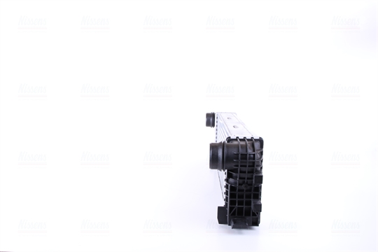Chłodnica powietrza intercooler NISSENS 96071