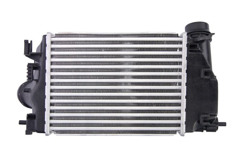 Chłodnica powietrza intercooler NISSENS 961120