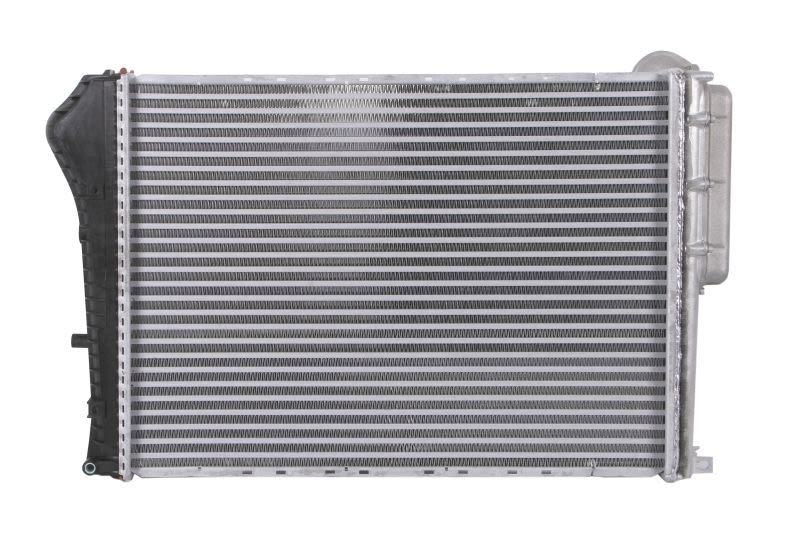 Chłodnica powietrza intercooler MAHLE CI 182 000P