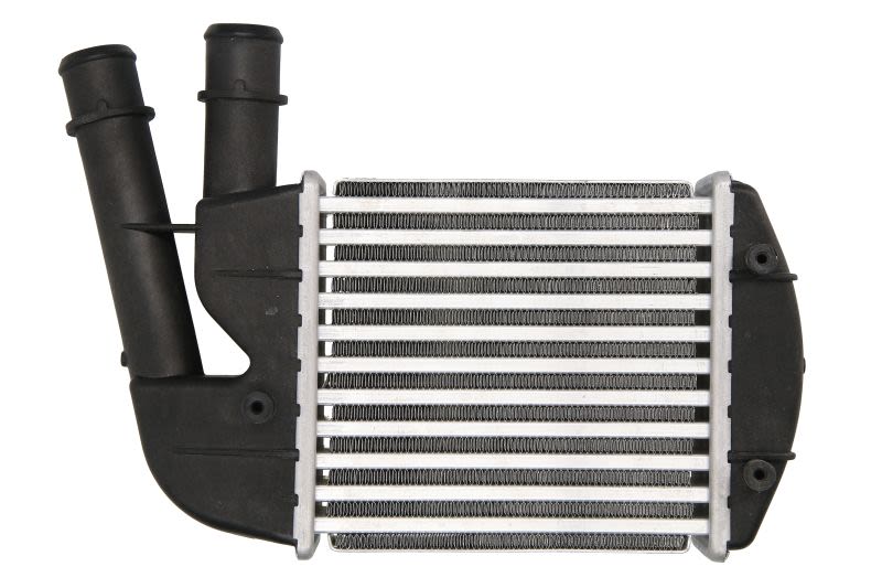 Chłodnica powietrza intercooler NISSENS 96673