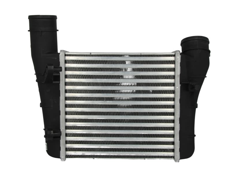 Chłodnica powietrza intercooler NISSENS 96707
