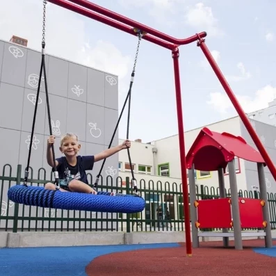 Außenspielgeräte Schule