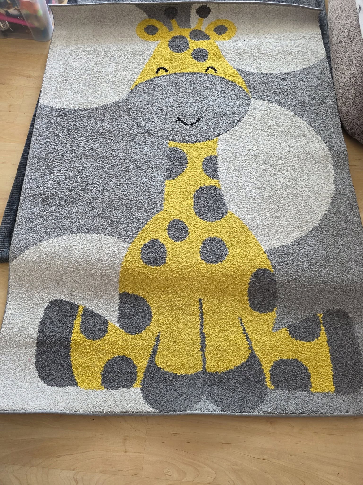 Sprzedam dywan dziecięcy w stanie bardzo dobrym 120x170  za 50zl