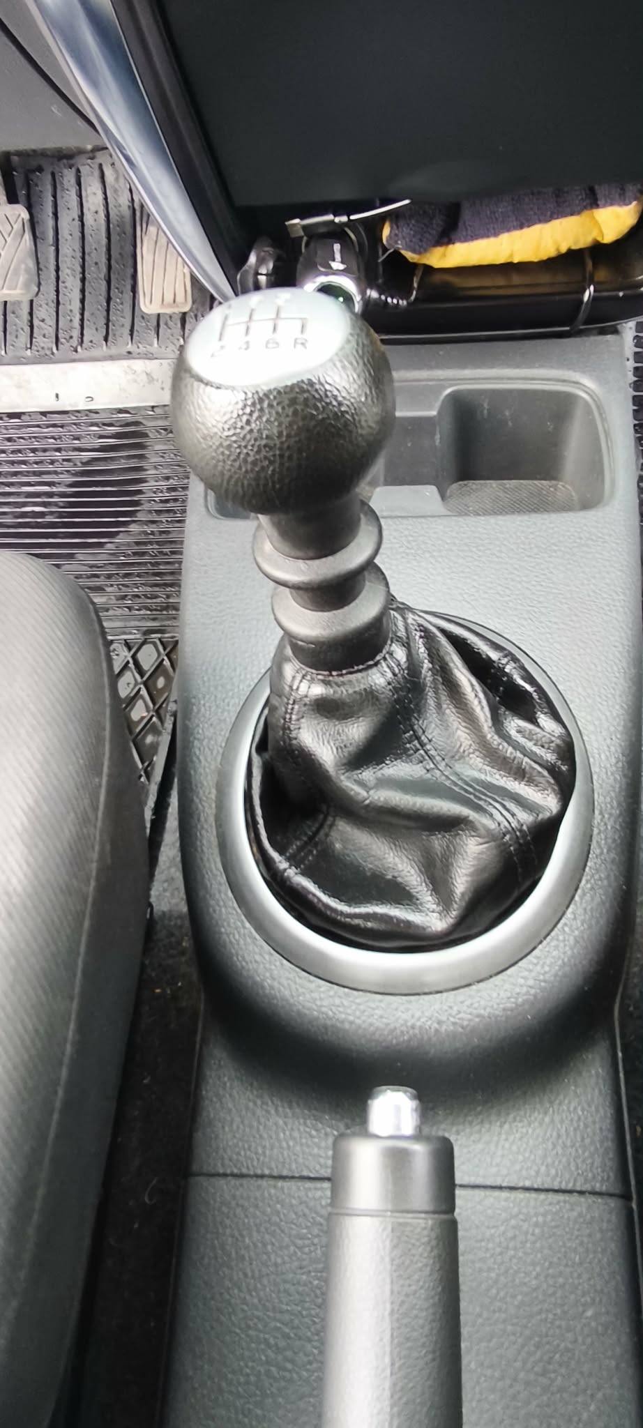 Sprzedam Fiat Sedici 2.0 4x4 multijet, 2012 r.,bezwypadkowy, pierwszy właściciel w Polsce,bad.tech. i ubezp.do 12.2026 r., więcej info tel.553 53 53 97,668 43 56 56,cena 18 900 do lekkiej negocjacji.