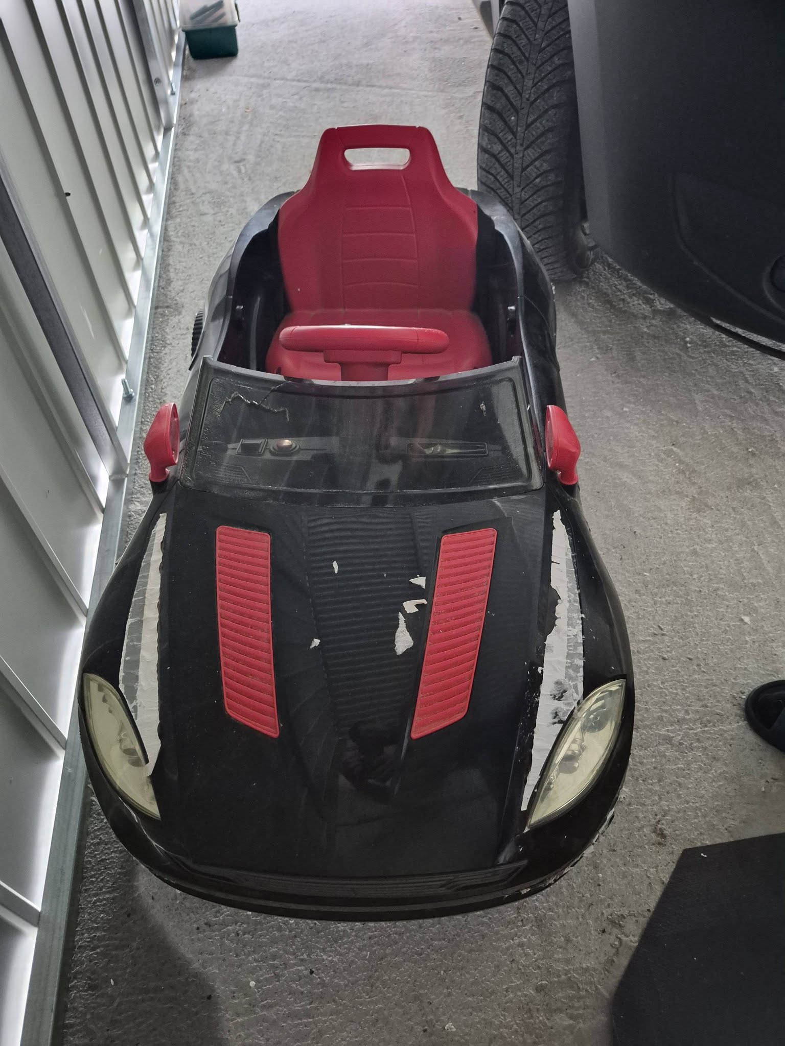 Witam, sprzedam parę rzeczy dla chłopca,
Rower biegowy raz użyty(wentyl uszkodzony)

2x hulajnogi

Auto na akumulator 

Całość 300zł.