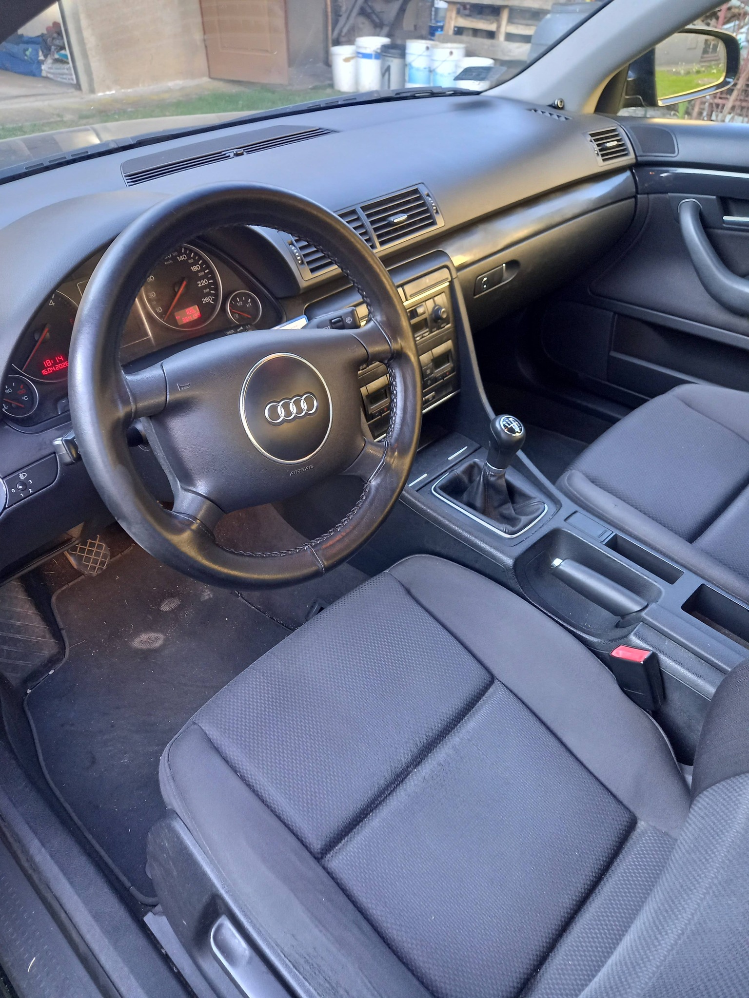Sprzedam Audi a4b6 2003  1.9tdi cena 6700 zł telefon kontaktowy 505207979