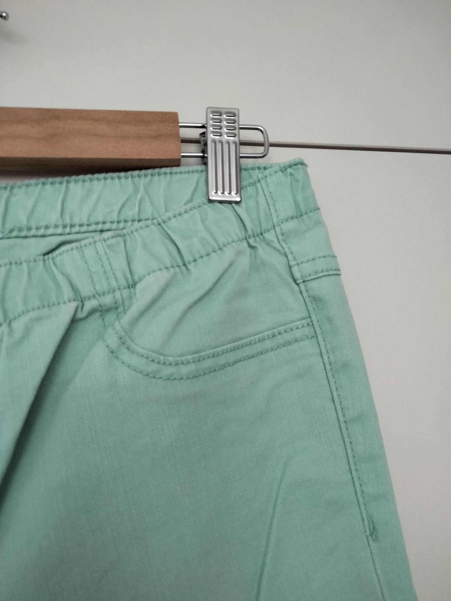 Spodnie miętowe/pistacjowe damskie 40tki 20zl
Jeziorna