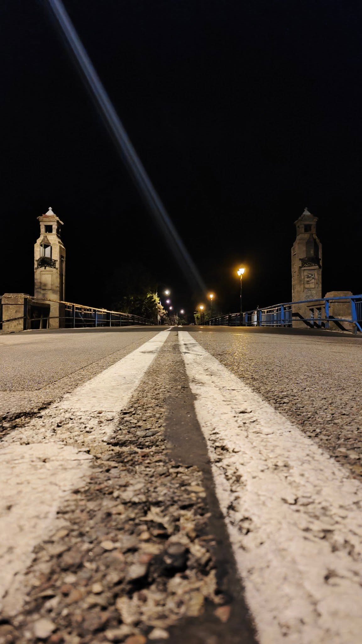 Wielki mistrz zakonu krzyżackiego przejeżdżał tędy, zupełnie nie spodziewając się tego... ile w tym mieście będzie kiedyś kebabów. Serio. Zastanówcie się nad tym.

Gute Nacht 🌖