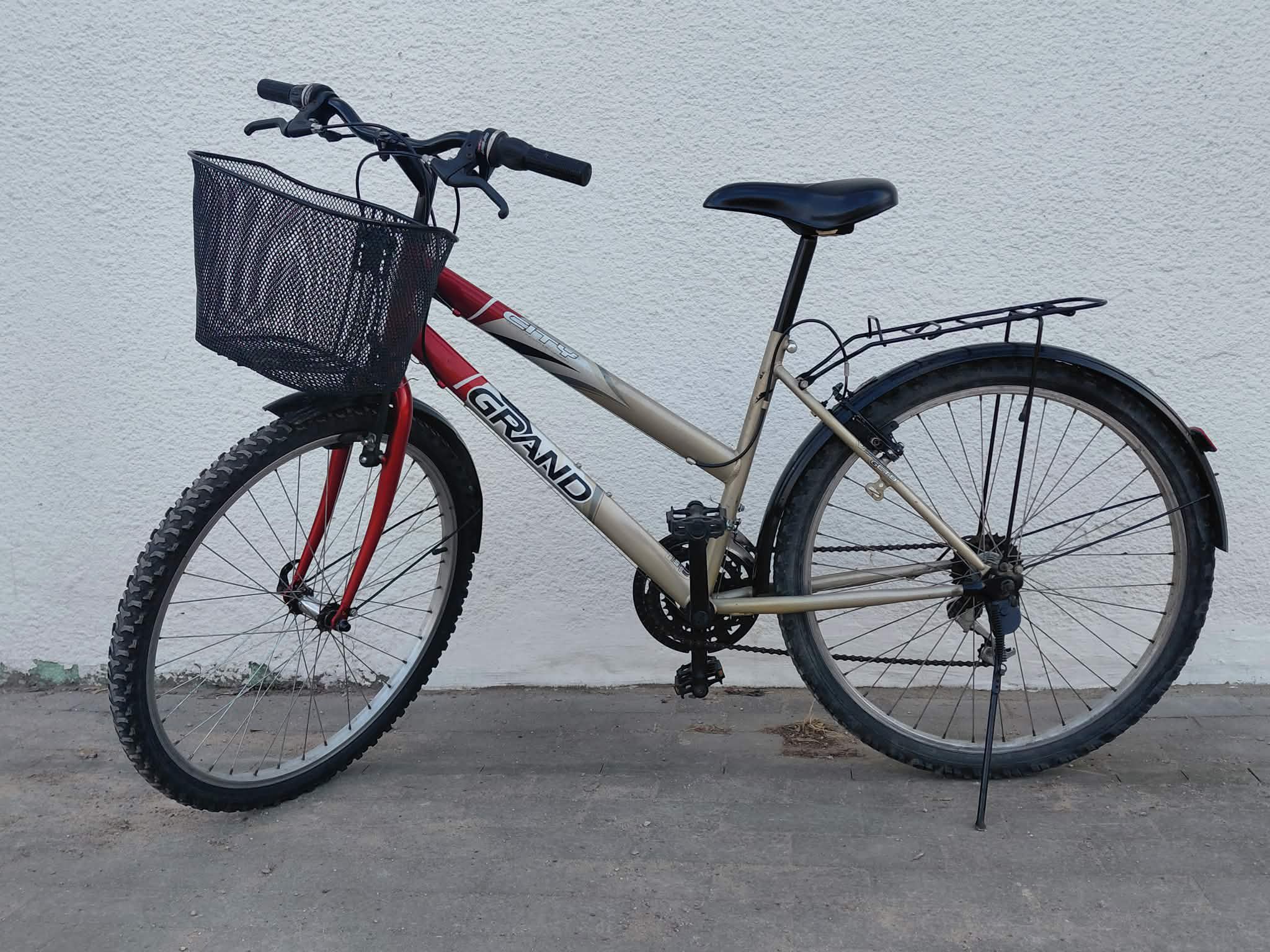 Witam sprzedam rower wszystko działa jak należy cena 400 zł do odbioru w Orzyszu