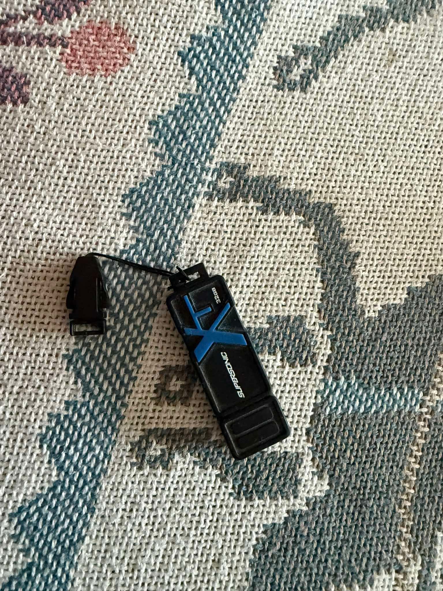 Znaleziono pendrive’a przy SP5 na barankach, właściciela proszę o kontakt