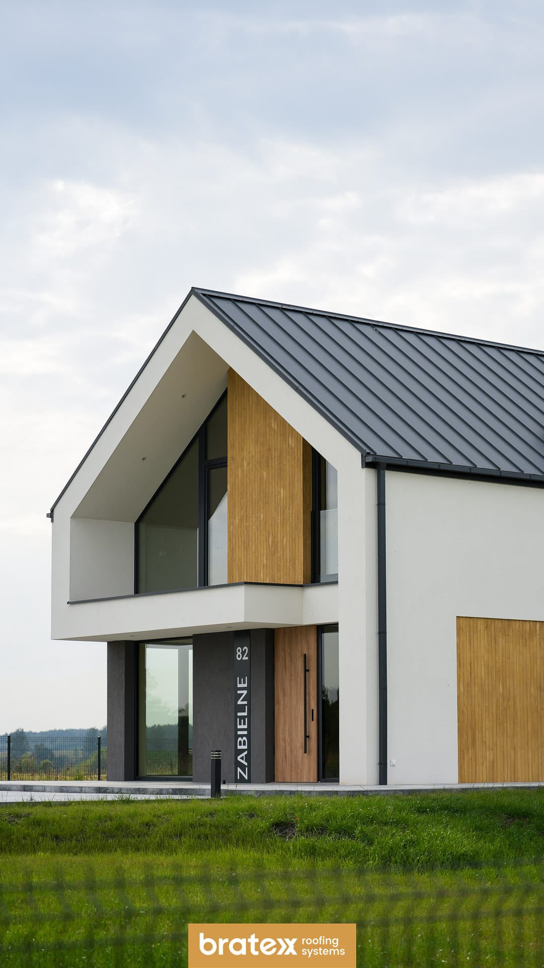 with a Facebook Post: https://www.facebook.com/groups/1030332615125690/permalink/1465559328269681/