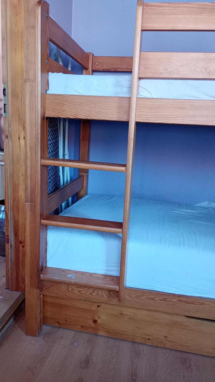 Na sprzedaż łóżko piętrowe 

wymiar 105x205 cm wysokość 138 cm

Z jednym materacem 

cena 500 zł

odbiór własny w Wydminach