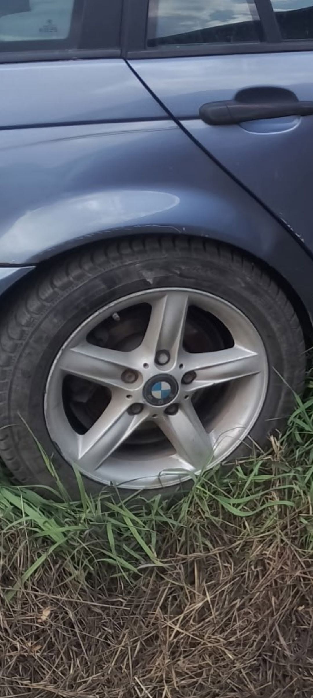 Sprzedam alufelgi bmw 16" opony letnie