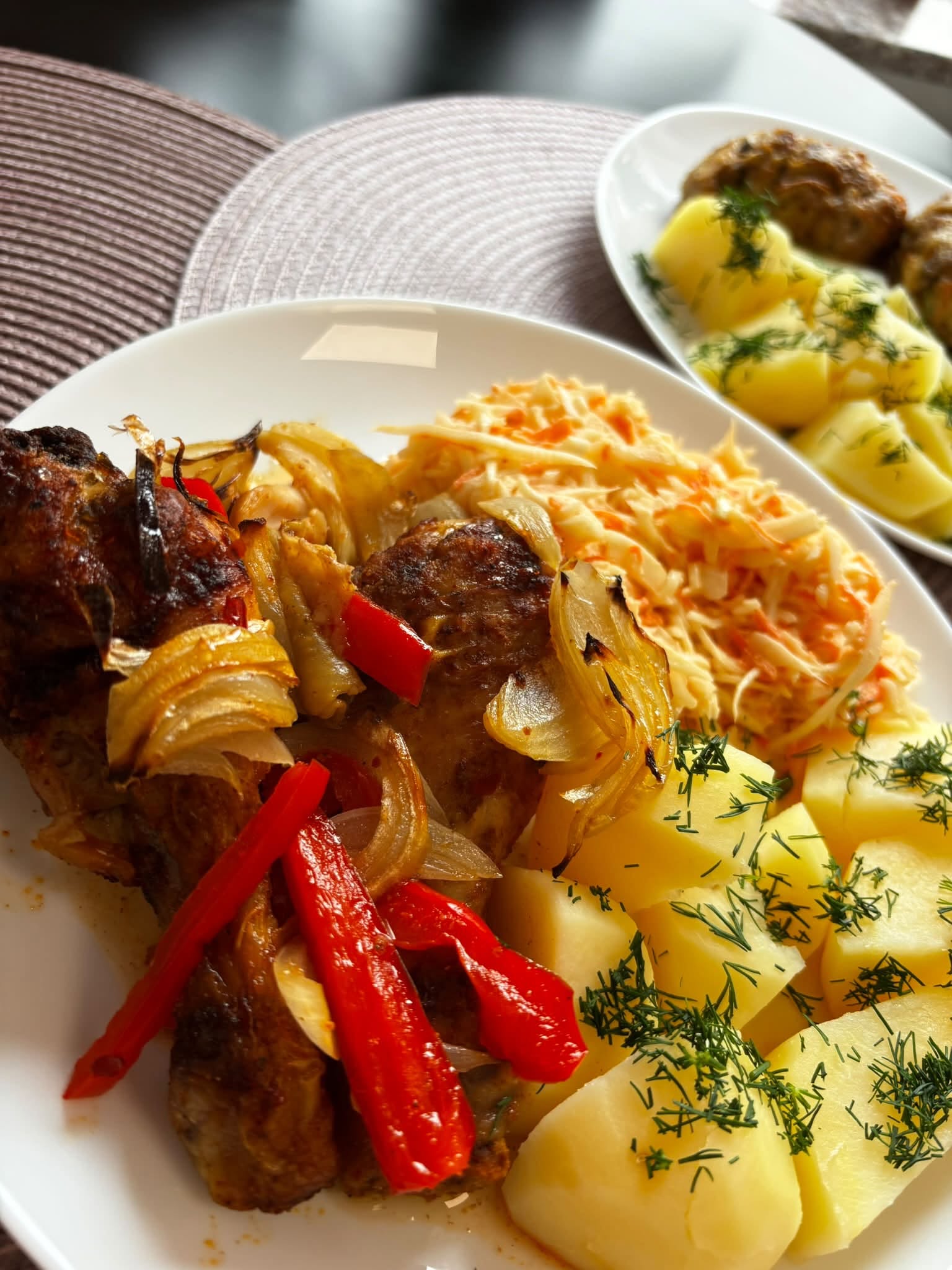 Kukamy 👀 co dziś Szefowa chowa w garach 🍽
📞 517 256 530 Bistro Amici Ełk