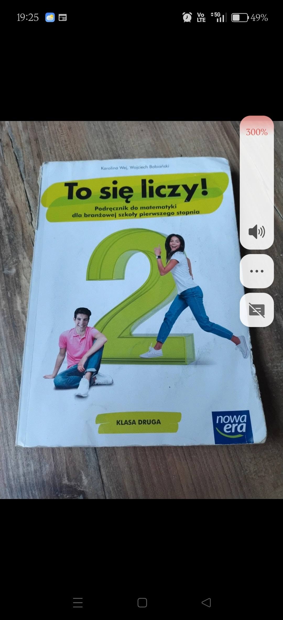Szukam książek że zdjęć proszę o komentarz z ceną  😉