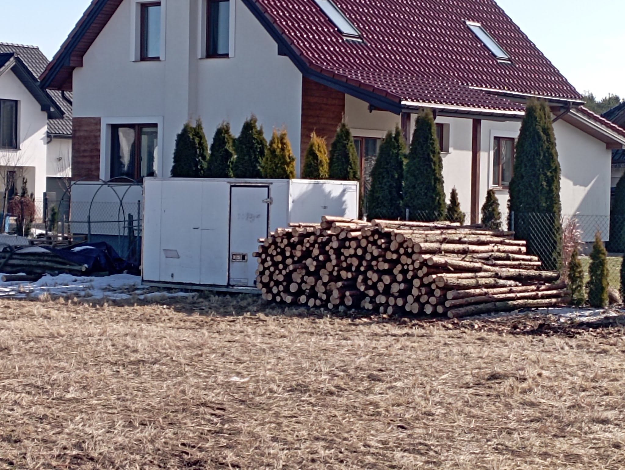 Sprzedam stemple budowlane około 300 sztuk. Cena 10 zł/sztuka do negocjacji.