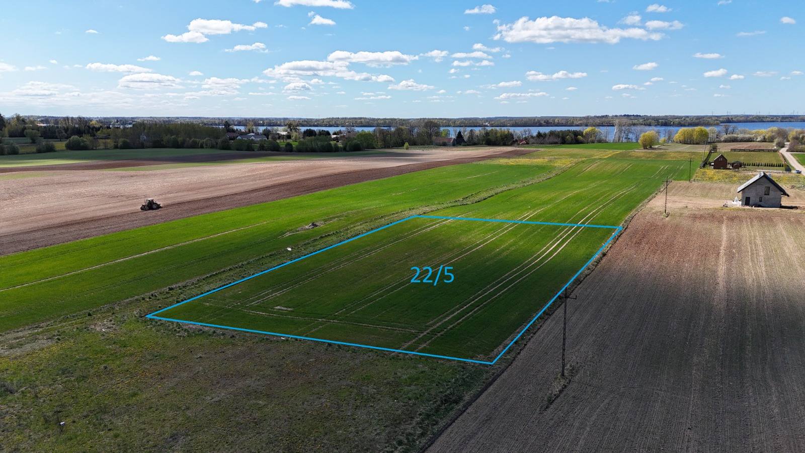 Ta działka w Laskach Wielkich to propozycja dla osób, które marzą o spokoju i własnym kawałku natury. 🌿

✔️ ponad 3000 m² przestrzeni blisko jeziora, w otoczeniu natury i z dala od wszystkiego, co męczy na co dzień
✔️ idealna pod dom lub klimatyczne siedlisko.

I jest coś, co robi tu ogromną różnicę jeszcze zanim dojedziesz na miejsce…
sama droga w stronę działki to już część tej historii. 🥰
Prowadzi wzdłuż jeziora, z widokami, które powoli wyciszają głowę i zostawiają za sobą cały miejski hałas.

➡️ Szczegóły w ogłoszeniu: 
https://developergo.pl/dzialka-sprzedaz-3028m2-250000pln-laski-wielkie-warminsko-mazurskie,1013/10281/OGS