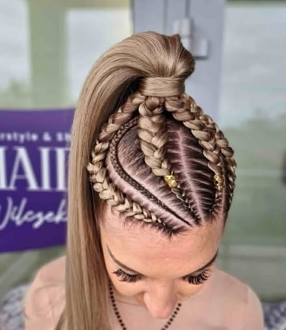 Proszę o polecenie mi salonu bądź osoby prywatnej ,która zrobiłaby mi taki kucyk na 19 września. Z góry dziękuję.