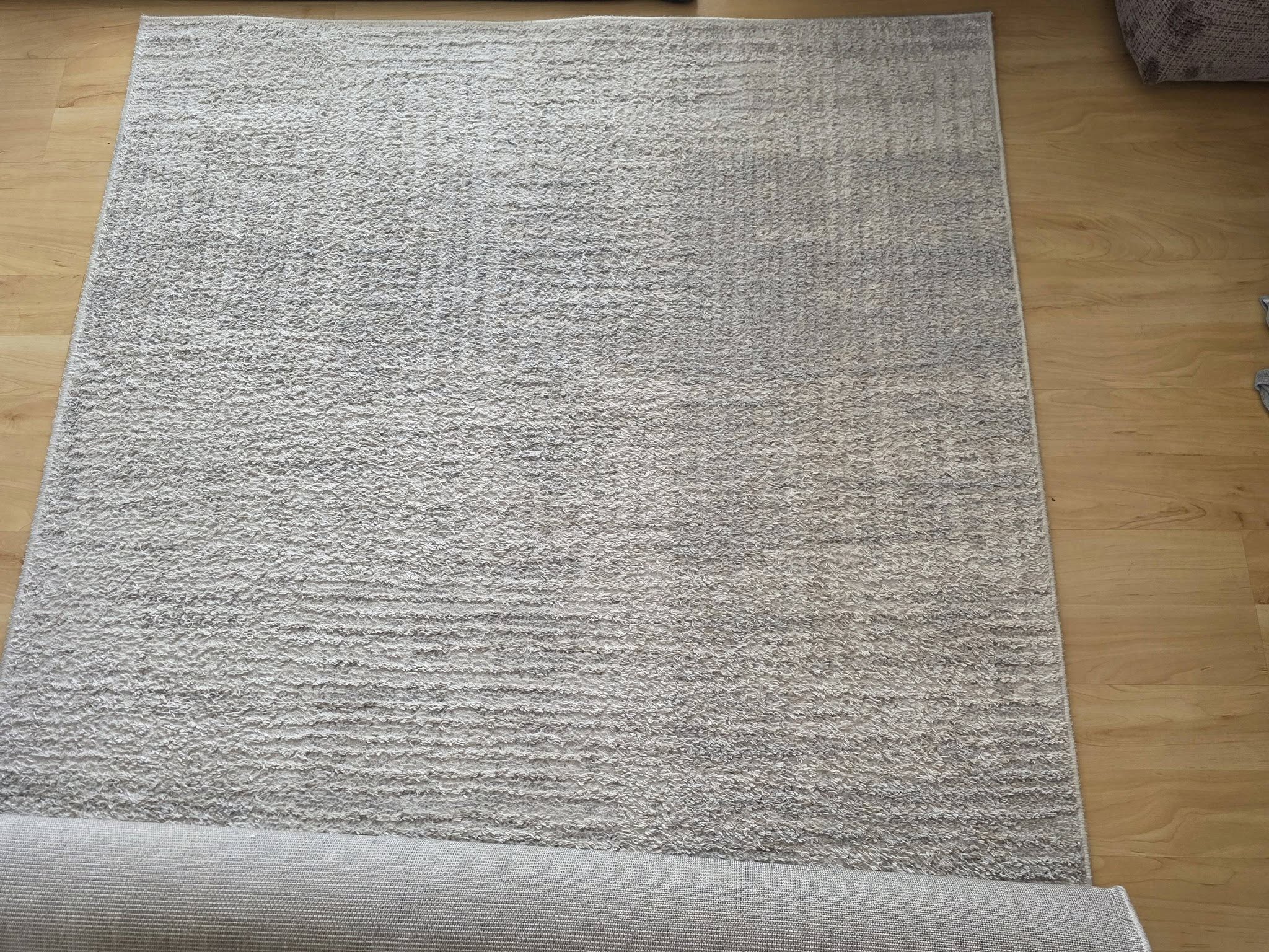 Sprzedam dywan w stanie bardzo dobrym za 50zl.