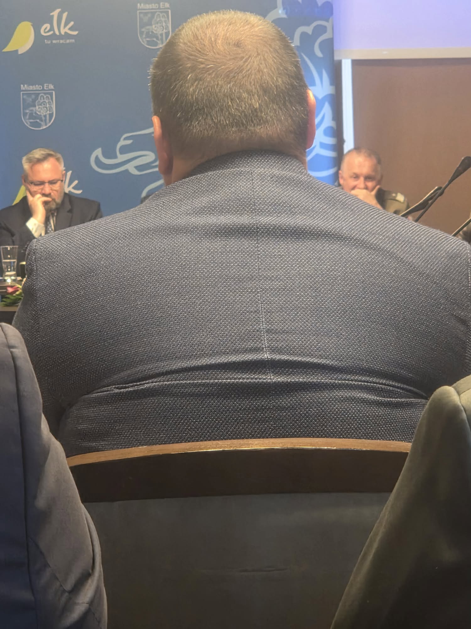 Pozwól mi pochytać myśli swe... wilk w komisji do spraw ochrony owiec, dobrze zrozumiałem?