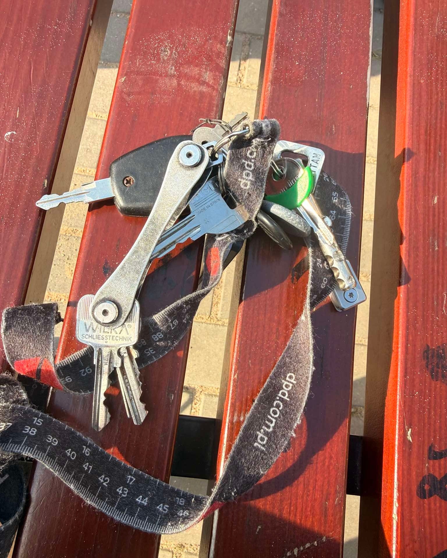 Znaleziono klucze , przy bloku Kilińskiego 21