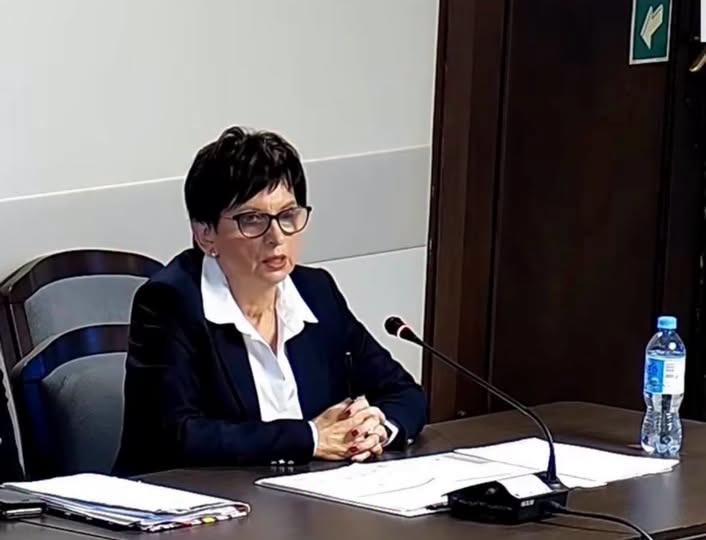 "NIETYKALNA "PREZES" !!!

Kolejny raz Pani "prezes" ignoruje prawo do informacji publicznej. Przypomnę tylko, że to za jej "rządów" w Pro Medica doszło do  skazania w procesie o naruszania praw pracowniczych ratowników medycznych, a winny otrzymał pieniądze w ramach ugody. Publiczne pieniądze. 

Tak wygląda Ełk od kulis. Wstyd."