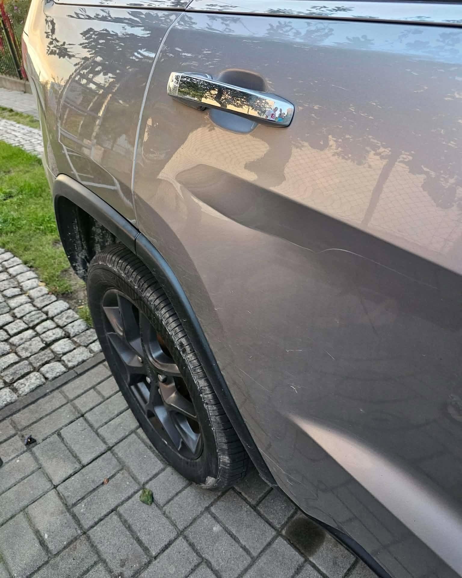 Cześć, czy jest tu może ktoś kto ogarnia blacharkę? Pierwszy raz mam taką sytuację i nie wiem kompletnie gdzie się z tym udać, macie kogoś z polecenia?
