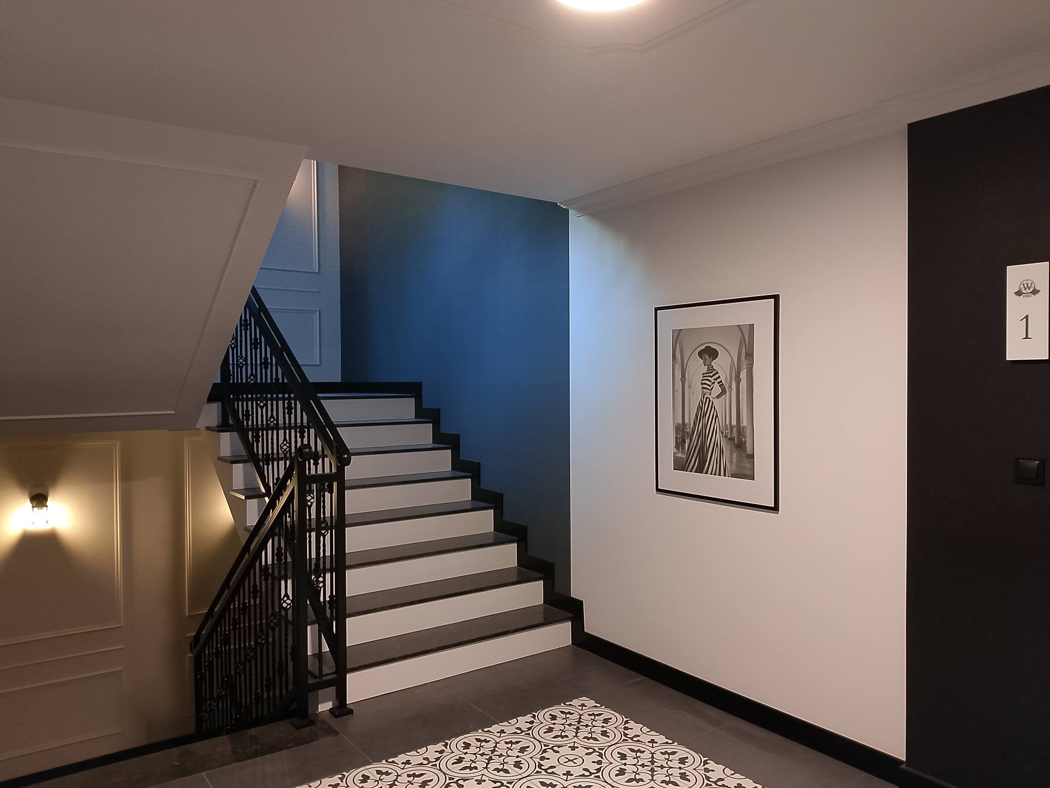 Na sprzedaż jasne mieszkanie z widokiem na jezioro Selmęt Mały. 

48, 65 M2 
I piętro 
2 pokoje
478 000 PLN

Kameralny i bardzo elegancki apartamentowiec na cichym willowym Osiedlu Wczasowym, do którego nie docierają żadne odory dokuczające mieszkańcom w innych częściach Ełku.

+48 696685402
www.blanhouse.com.pl