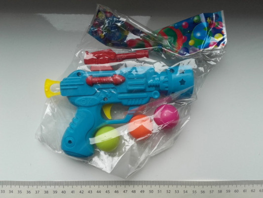 Pistolet zabawka na lekkie piłeczki plastikowe