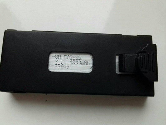 Wszystko oprócz drona E88 z kamerą WiFi FPV, 3 akumulatory 1800mah, pi