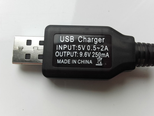 Ładowarka USB do akumulatorów 9,6V, 250mA wtyczka KET-2P NOWA Charger,